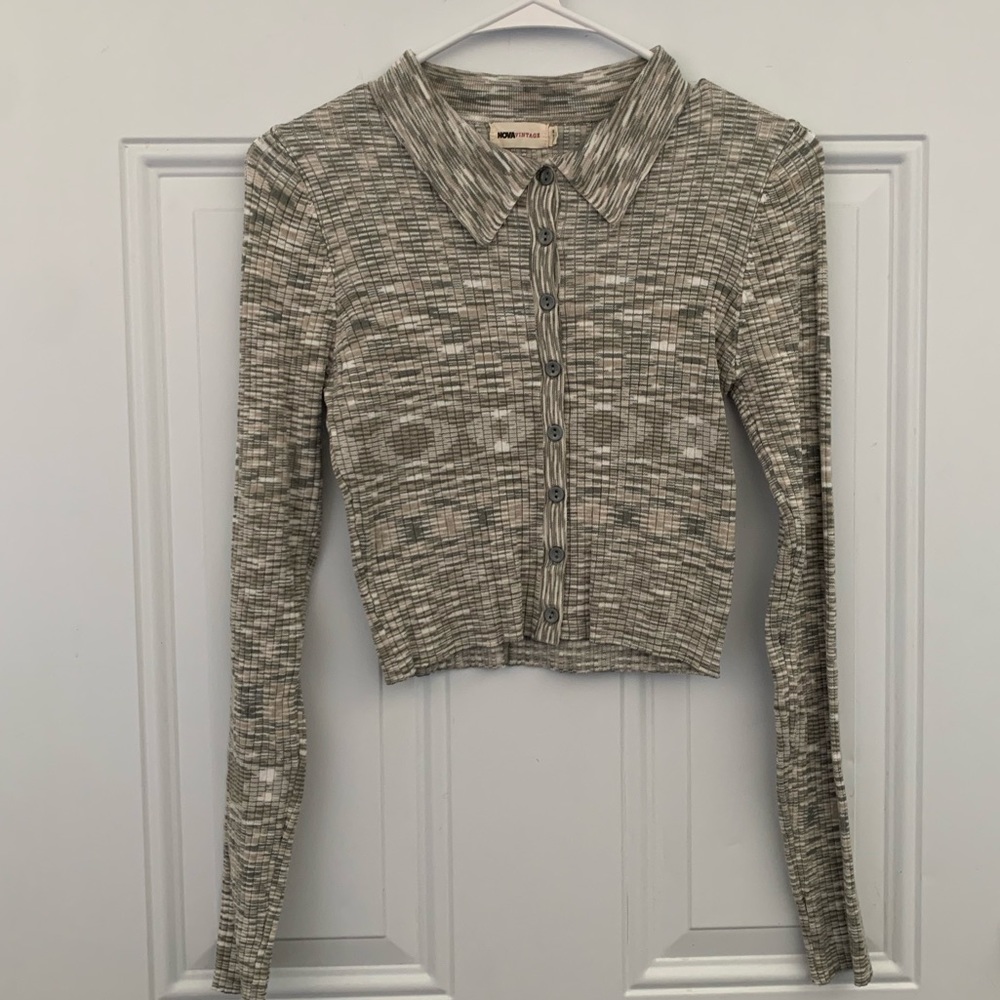 Green long sleeve button up sweater crop top